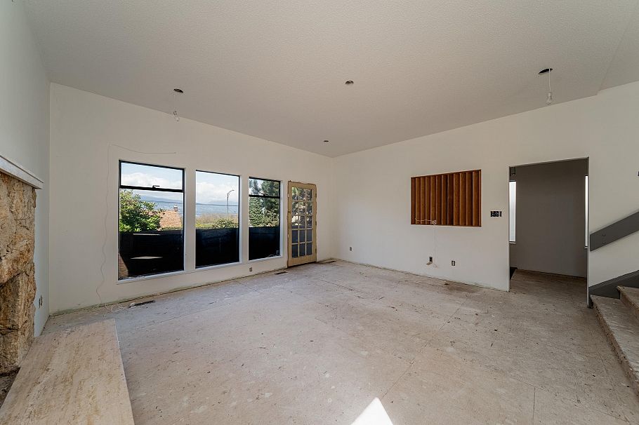 3974 W 10th Avenue Vancouver, BC - 11