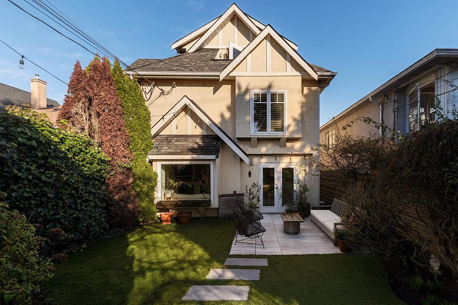 3260 W 8th Avenue Vancouver, BC - 32