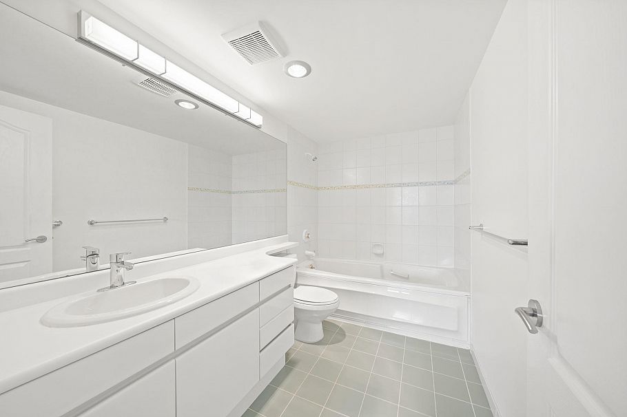 1203 1327 E Keith Road North Vancouver, BC - 23