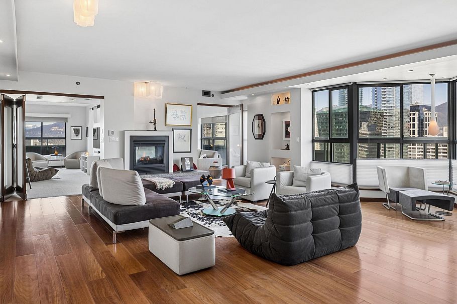 2301 909 Burrard Street Vancouver, BC - 4