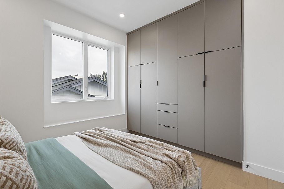 1 3637 E 46th Avenue Vancouver, BC - 26