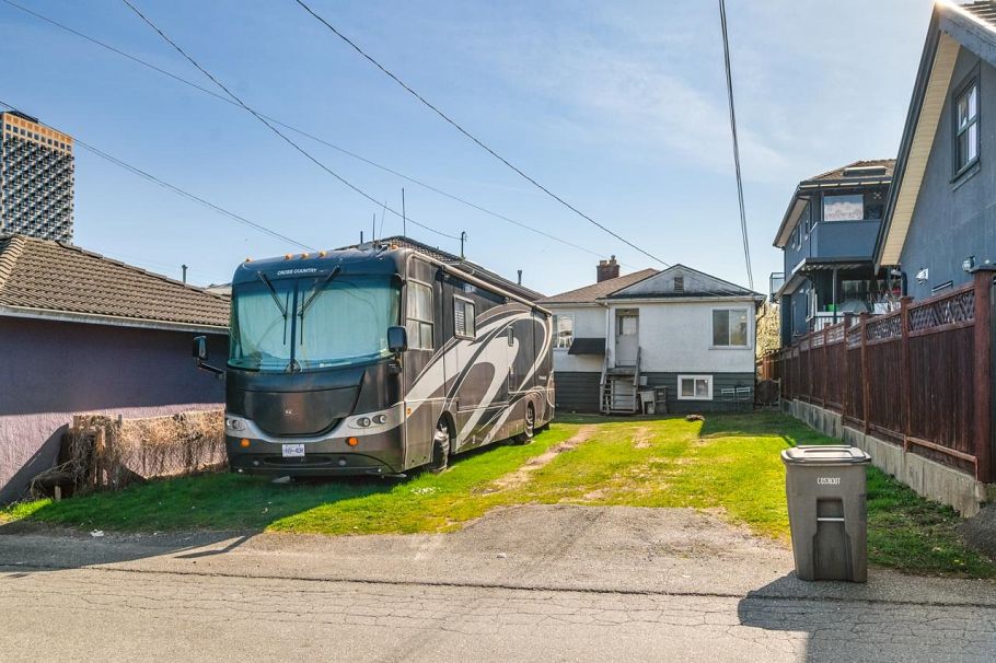 3383 Wellington Avenue Vancouver, BC - 21