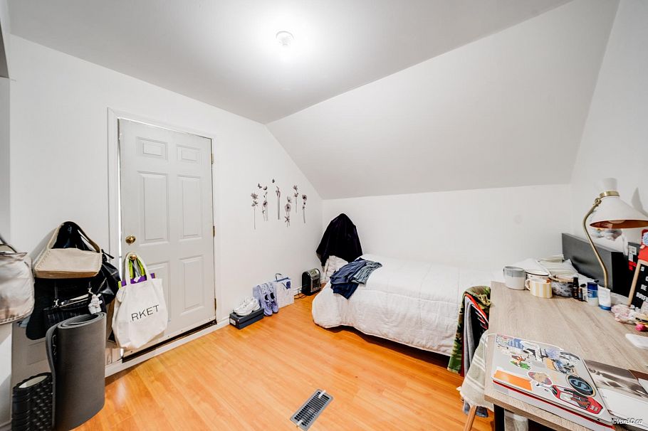 166 E 24th Avenue Vancouver, BC - 27