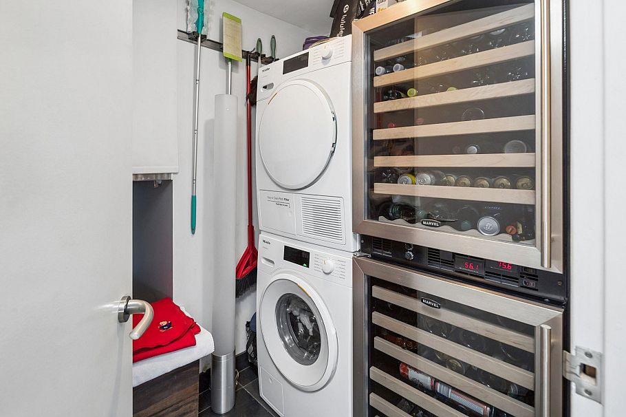 2301 909 Burrard Street Vancouver, BC - 20