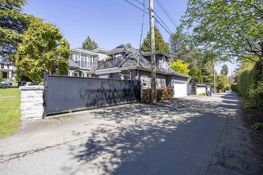 738 W 54th Avenue Vancouver, BC - 38