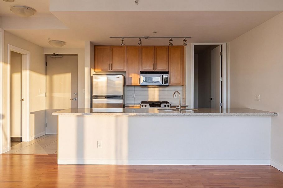 705 2055 Yukon Street Vancouver, BC - 7