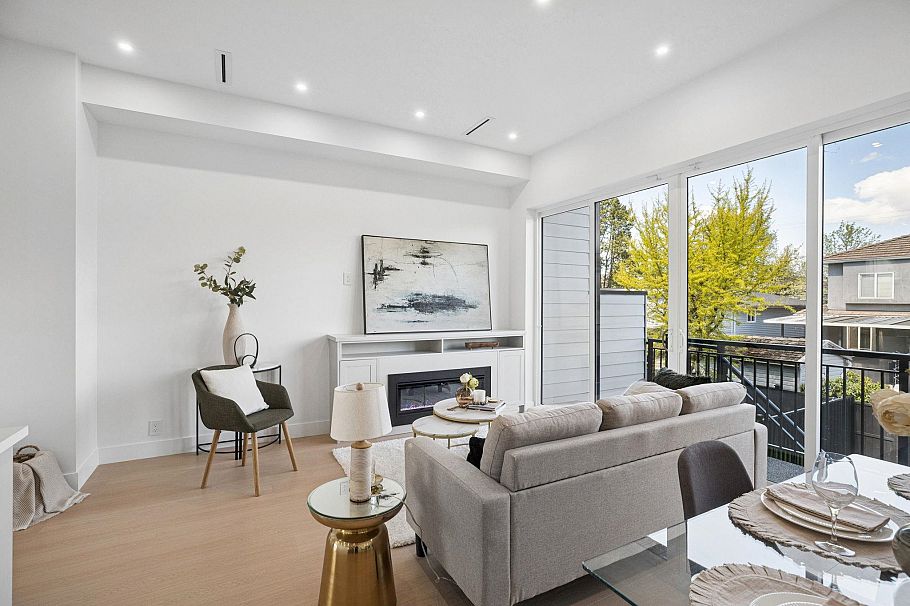 1 1005 E 55th Avenue Vancouver, BC - 2