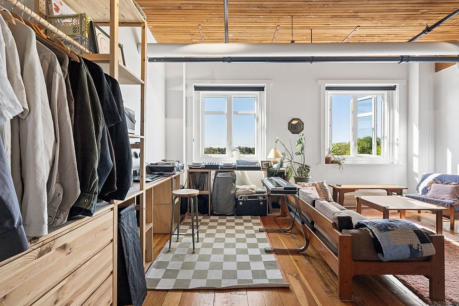 321 2556 E Hastings Street Vancouver, BC - 5