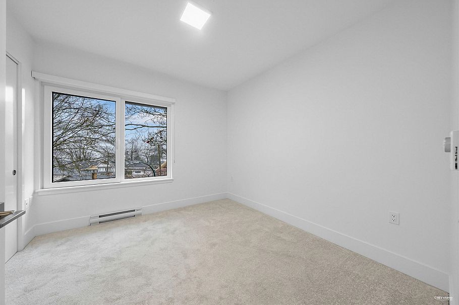 2071 E 1st Avenue Vancouver, BC - 26