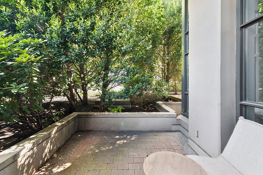 101 2077 Rosser Avenue Burnaby, BC - 21