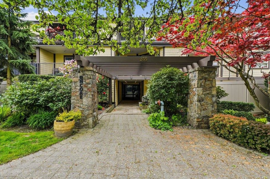 102 235 W 4th Street North Vancouver, BC - 1