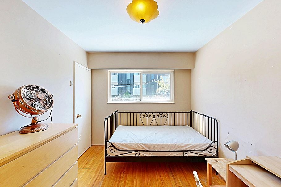 3752 Beatrice Street Vancouver, BC - 13