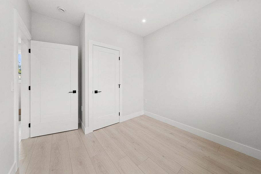 3274 E 44th Avenue Vancouver, BC - 28