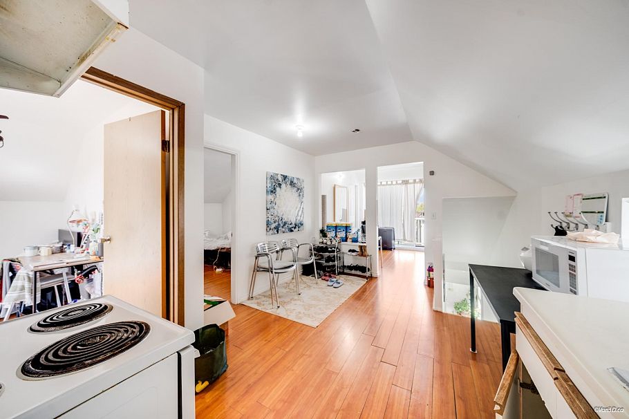 166 E 24th Avenue Vancouver, BC - 20