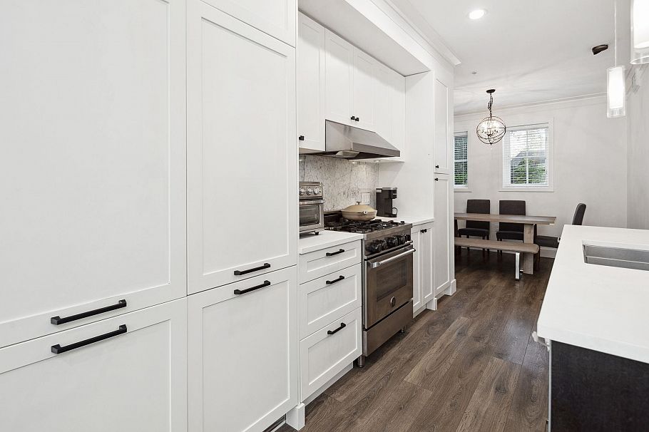 352 W 62nd Avenue Vancouver, BC - 10