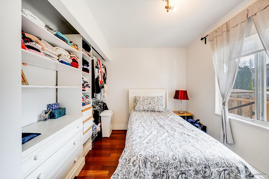 166 E 24th Avenue Vancouver, BC - 16