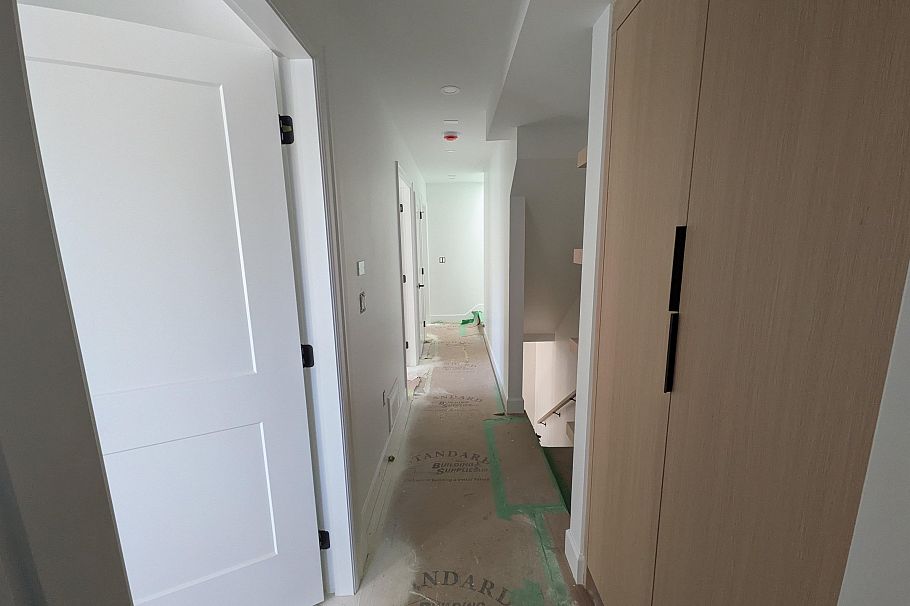 918 E 16th Avenue Vancouver, BC - 11