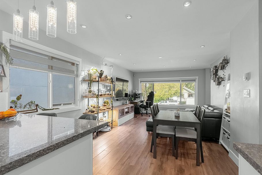 2576 E 27th Avenue Vancouver, BC - 4