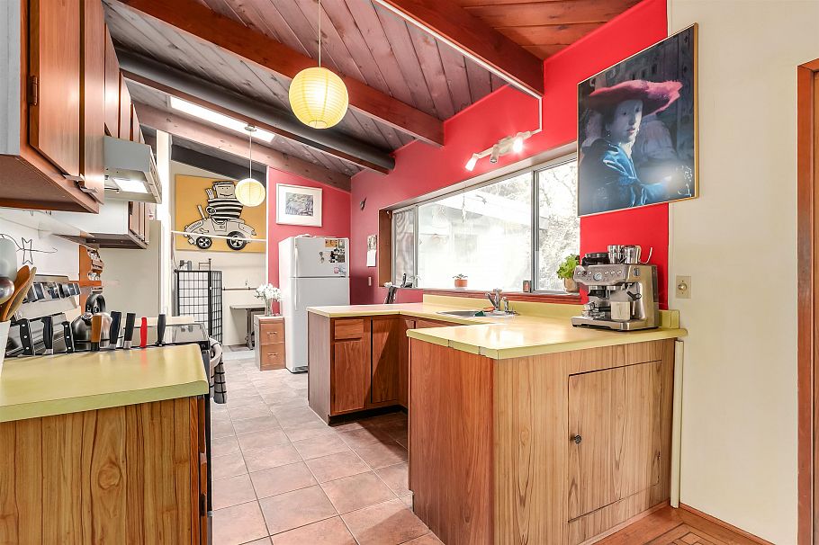 957 Essex Road North Vancouver, BC - 9