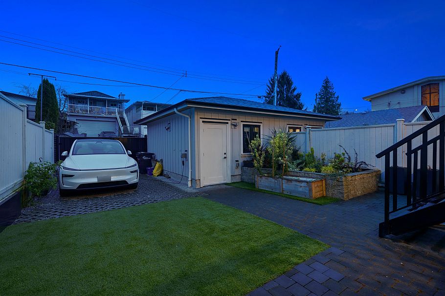 1440 E 17th Avenue Vancouver, BC - 29