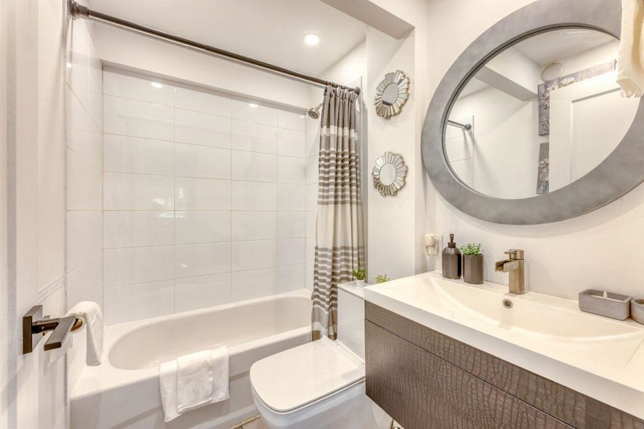 466 E Kings Road North Vancouver, BC - 22