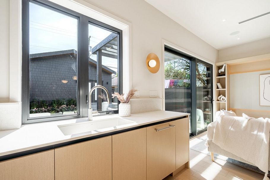 2 372 E 37 Avenue Vancouver, BC - 12