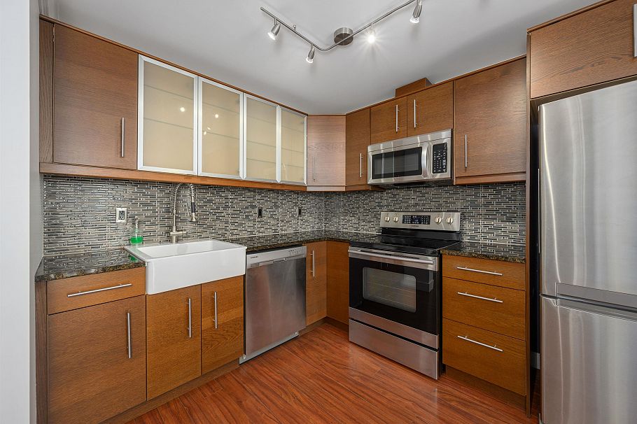 608 145 St. Georges Avenue North Vancouver, BC - 20