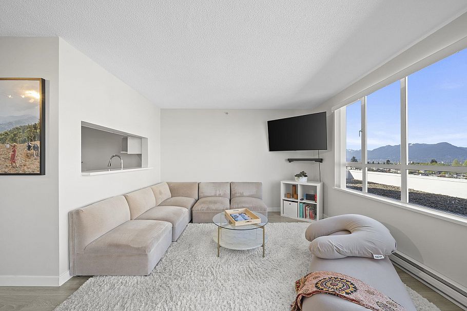 1208 3455 Ascot Place Vancouver, BC - 1