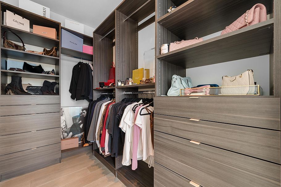 2403 125 E 14th Street North Vancouver, BC - 24