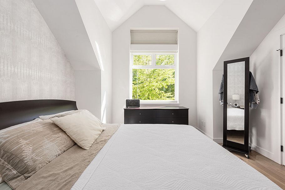 1823 Napier Street Vancouver, BC - 24