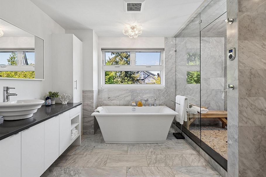 626 E 22 Avenue Vancouver, BC - 21