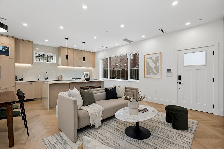 1 3639 E 46th Avenue Vancouver, BC - 10