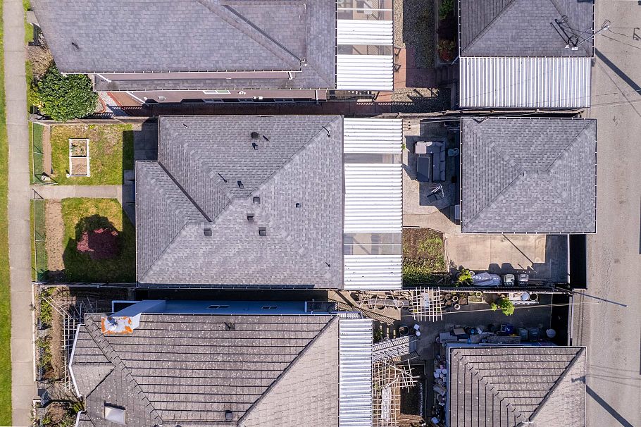 2576 E 27th Avenue Vancouver, BC - 28