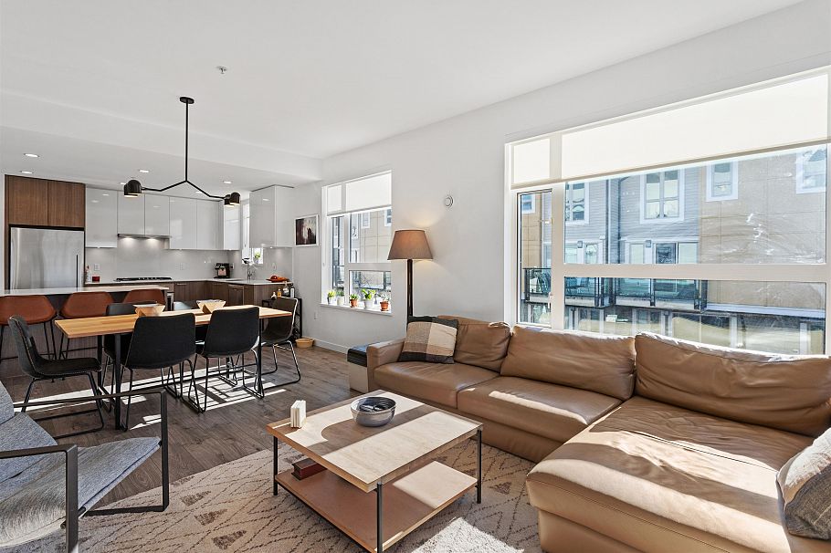 204 715 W 15th Street North Vancouver, BC - 6