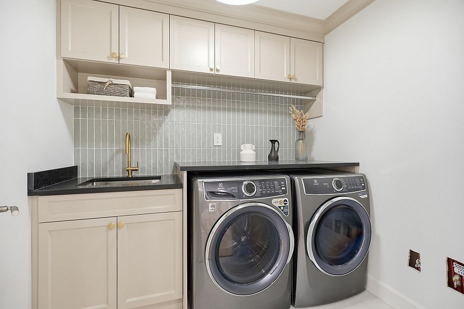 690 E Windsor Road North Vancouver, BC - 28