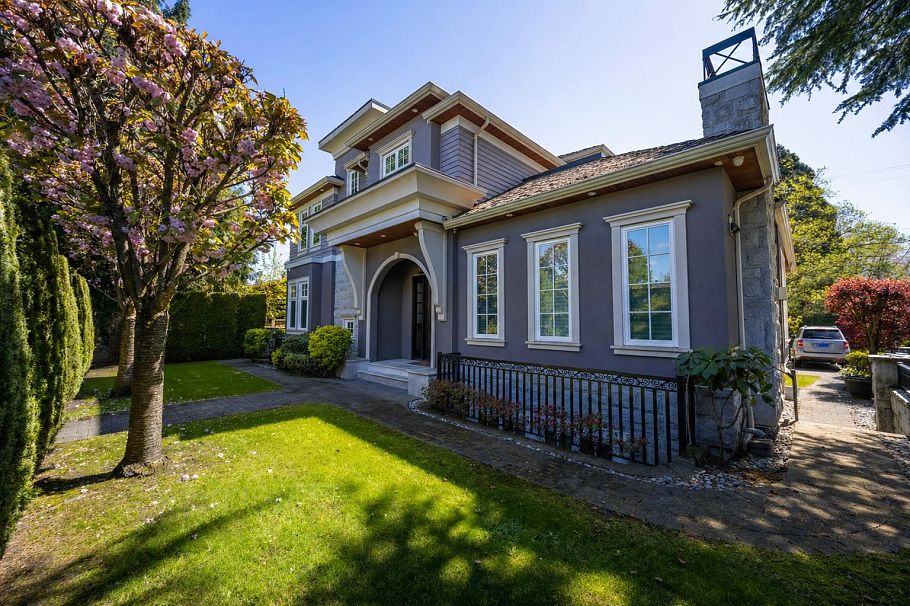 738 W 54th Avenue Vancouver, BC - 3