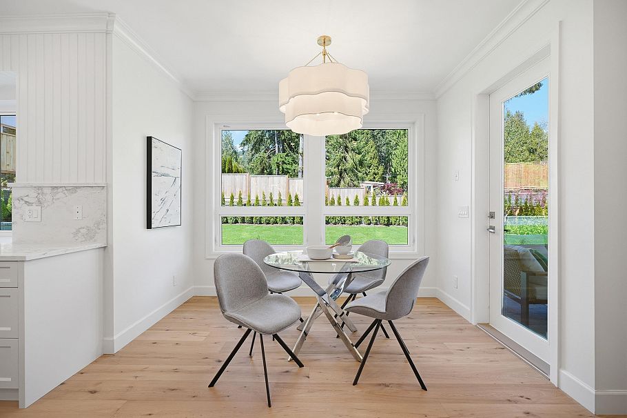 690 E Windsor Road North Vancouver, BC - 16