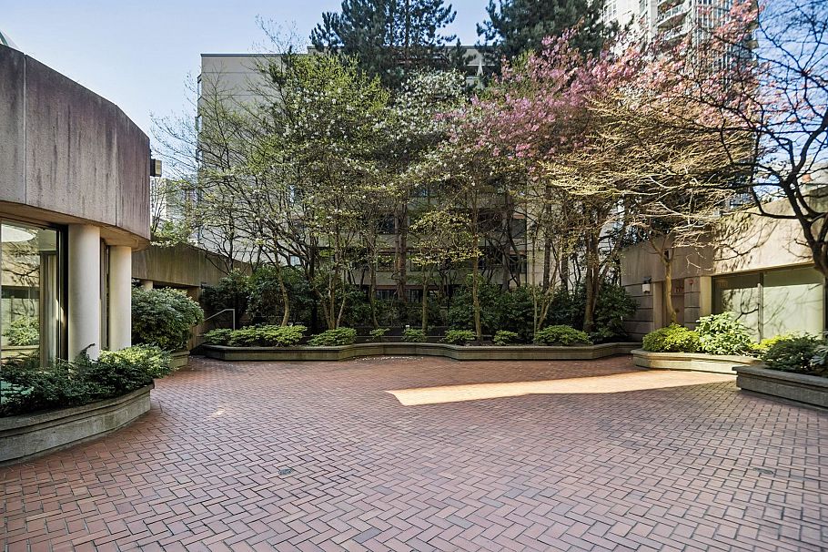 2301 909 Burrard Street Vancouver, BC - 32