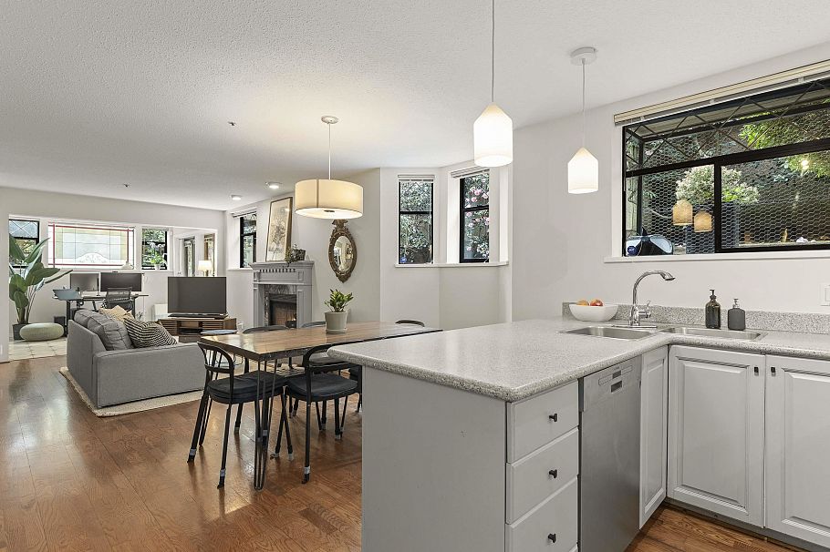 232 W 14th Avenue Vancouver, BC - 27