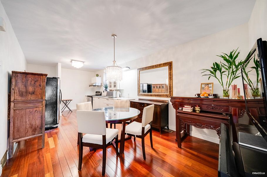 166 E 24th Avenue Vancouver, BC - 5