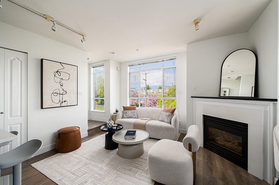 206 2190 W 5th Avenue Vancouver, BC - 1