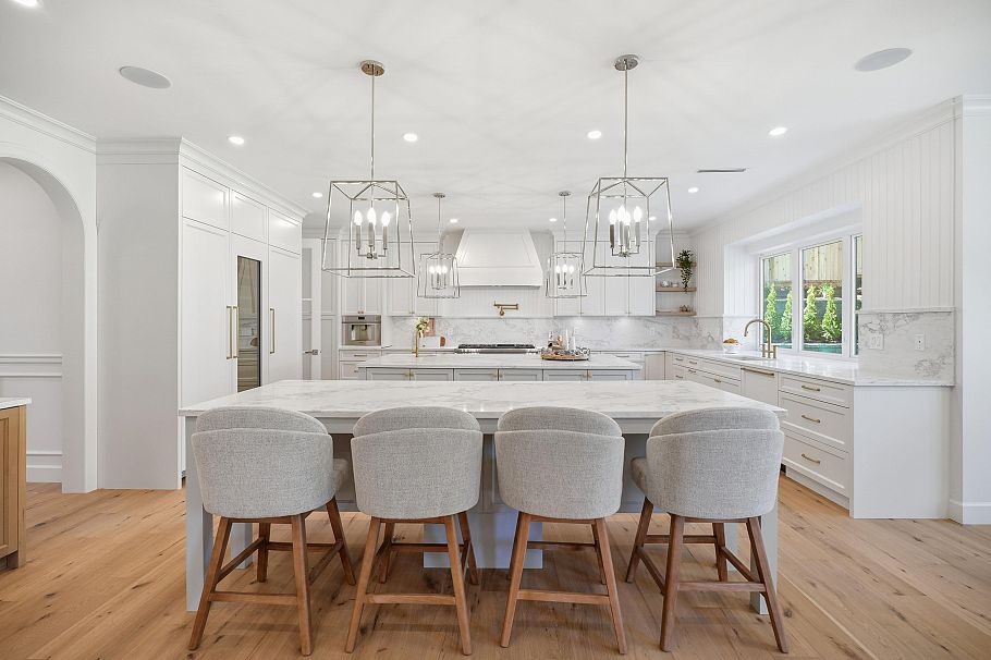 690 E Windsor Road North Vancouver, BC - 10