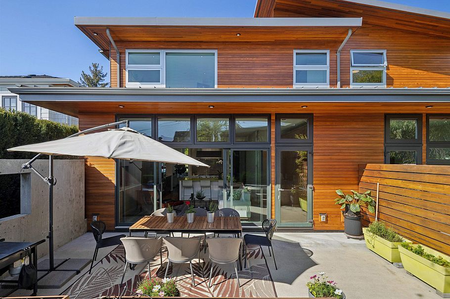 626 E 22 Avenue Vancouver, BC - 1