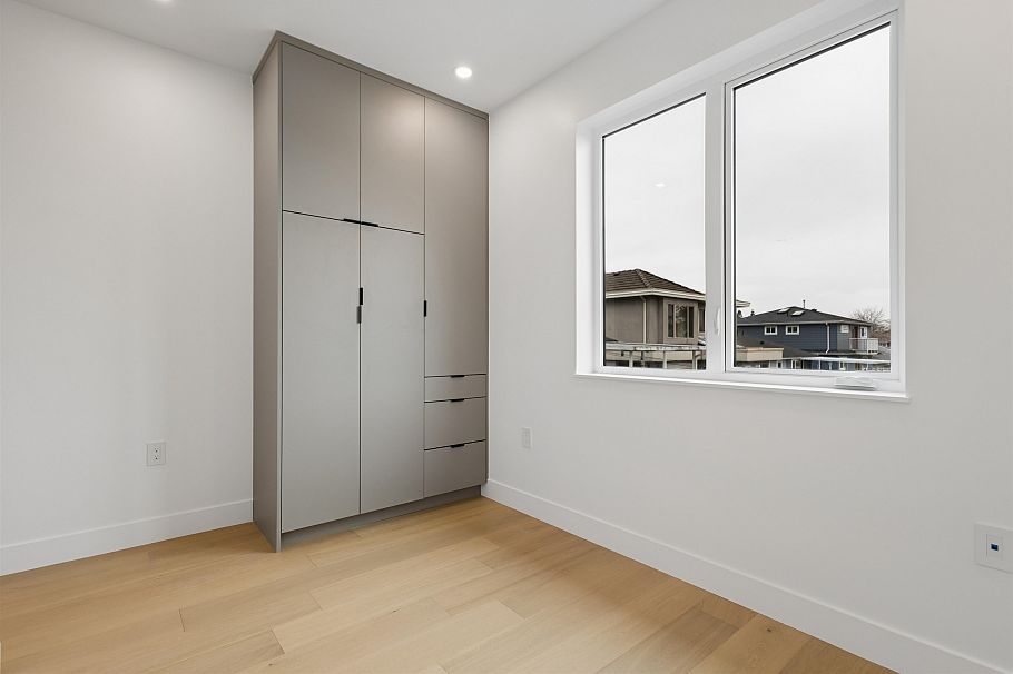 1 3639 E 46th Avenue Vancouver, BC - 24