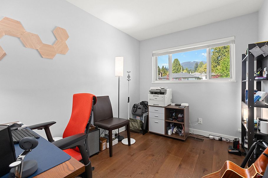 219 E 26th Street North Vancouver, BC - 20