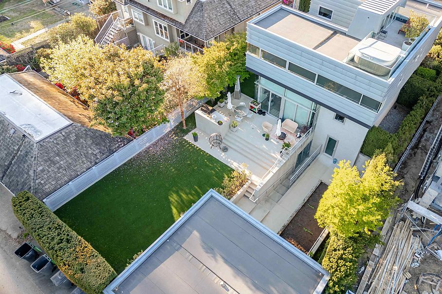 4056 W 36th Avenue Vancouver, BC - 35