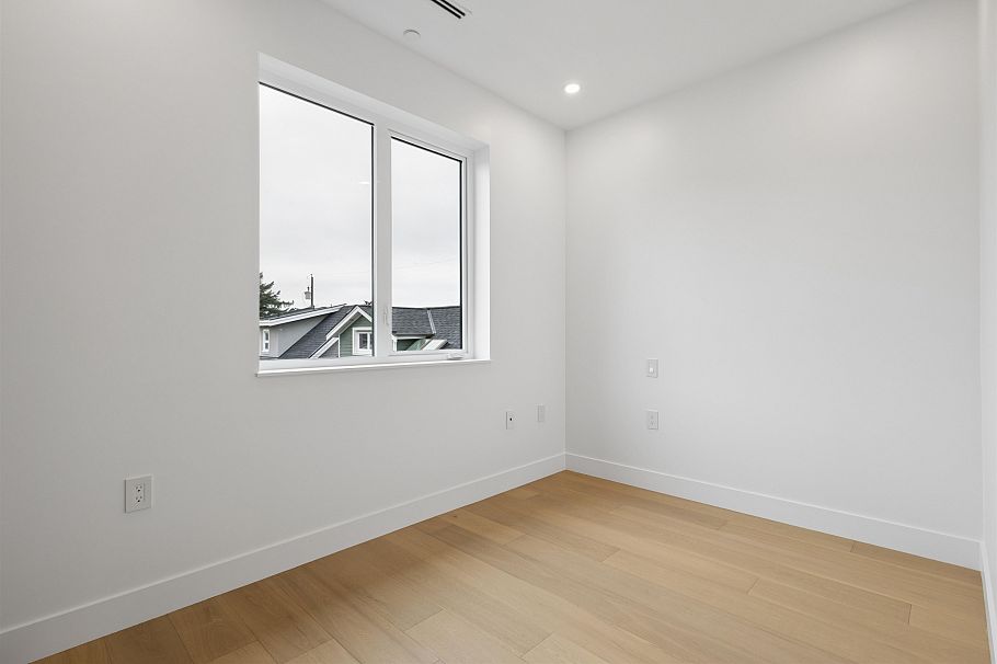 1 3639 E 46th Avenue Vancouver, BC - 23