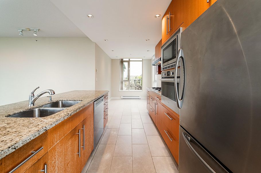 702 2688 West Mall Vancouver, BC - 7