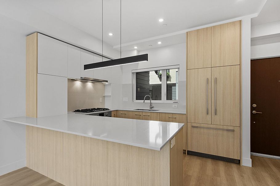 108 342 Mountain Highway North Vancouver, BC - 3