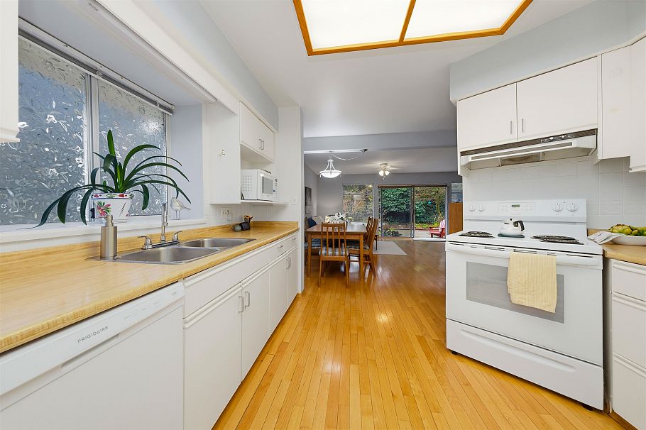 1485 Percy Court North Vancouver, BC - 6